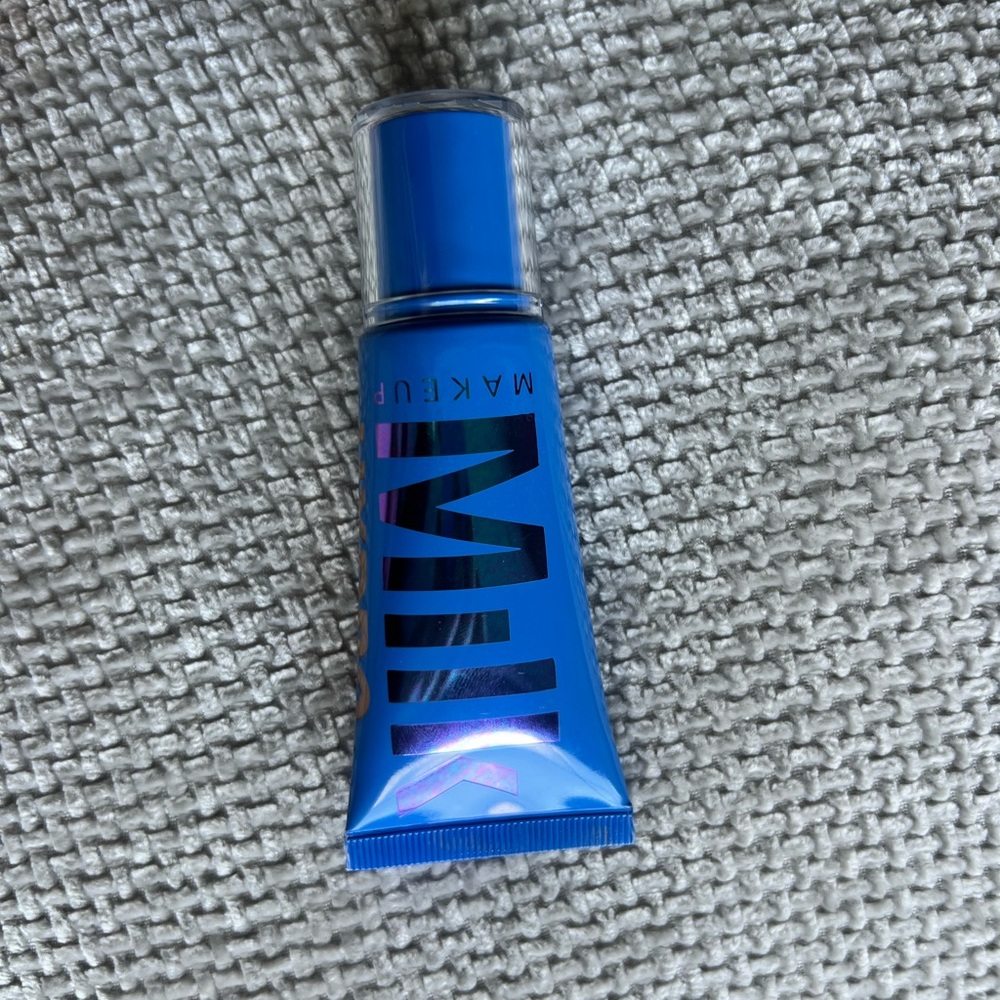 Milk Makeup Hydro Grip Gel Tint - Shade 7 Medium with neutral undertones - Picture 5 of 5